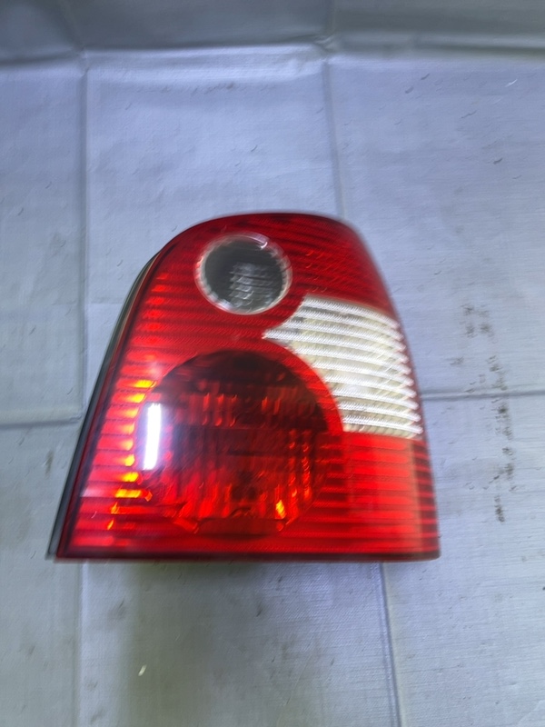 Lampă spate - Parte montare: Dreapta spate, Varianta: Hatchback - Volkswagen Polo 4 generation [2001 - 2005] Hatchback 5-doors 1.4 16V MT (75 hp)