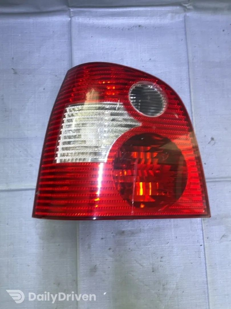 Lampă spate - Parte montare: Stânga spate, Varianta: Hatchback - Volkswagen Polo 4 generation [2001 - 2005] Hatchback 5-doors 1.4 16V MT (75 hp)