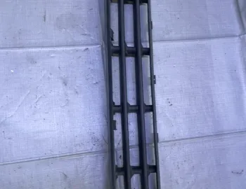 Grilă bară - Parte montare: Central - Volkswagen Golf 4 generation [1997 - 2006]