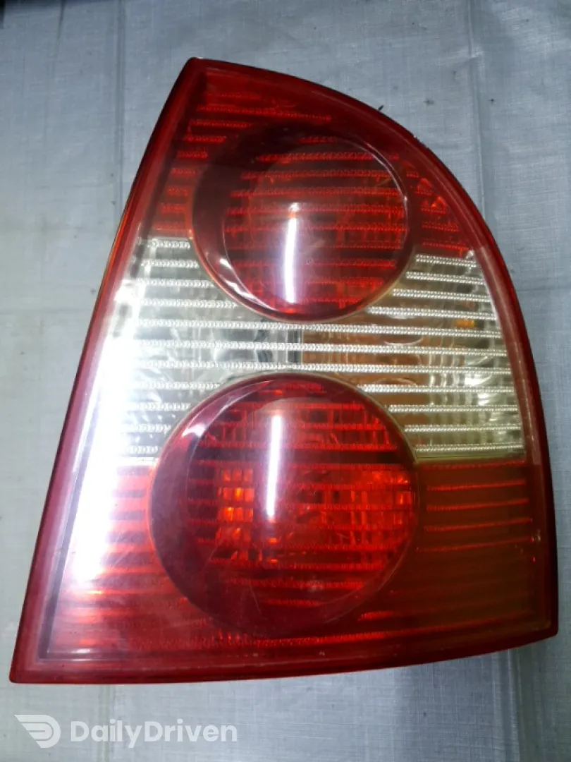 Lampă spate - Parte montare: Dreapta spate, Varianta: Sedan - Volkswagen Passat B5+ [restyling] [2000 - 2005] Sedan 1.6 MT (102 hp)