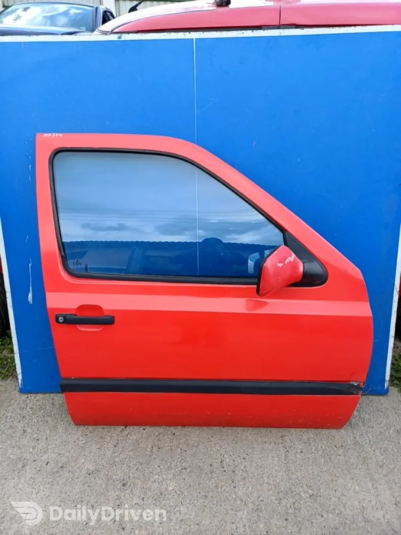 Ușă față - Culoare: Roșu, Parte montare: Dreapta, Varianta: Hatchback - Volkswagen Golf 3 generation [1991 - 1998] Hatchback 5-doors 1.4 5MT (60 hp)