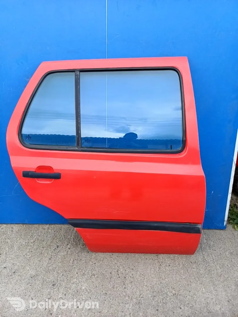Ușă spate - Culoare: Roșu, Parte montare: Dreapta, Varianta: Hatchback - Volkswagen Golf 3 generation [1991 - 1998] Hatchback 5-doors 1.4 5MT (60 hp)