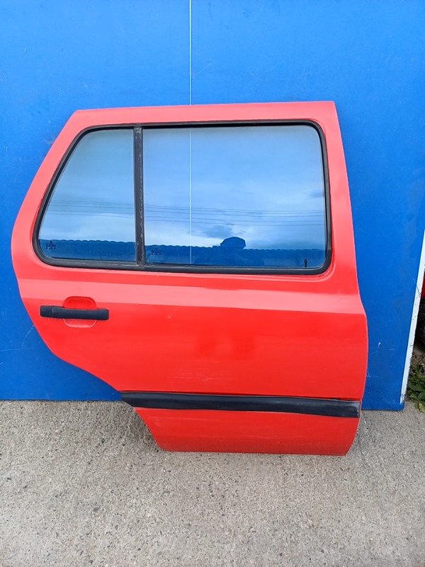 Ușă spate - Culoare: Roșu, Parte montare: Dreapta, Varianta: Hatchback - Volkswagen Golf 3 generation [1991 - 1998] Hatchback 5-doors 1.4 5MT (60 hp)