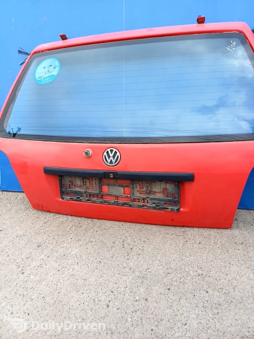 Haion - Culoare: Roșu, Varianta: Hatchback - Volkswagen Golf 3 generation [1991 - 1998] Hatchback 5-doors 1.4 5MT (60 hp)