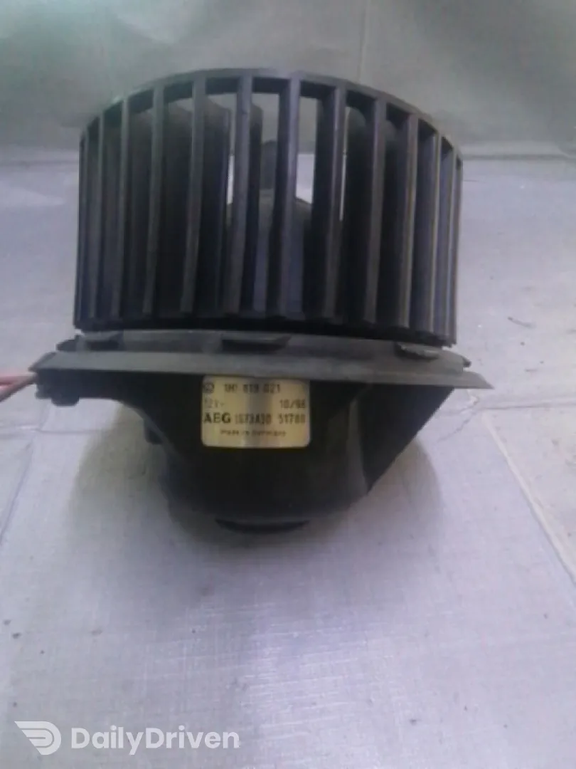 Ventilator habitaclu - Volkswagen Golf 3 generation [1991 - 1998] Hatchback 5-doors 1.4 5MT (60 hp)