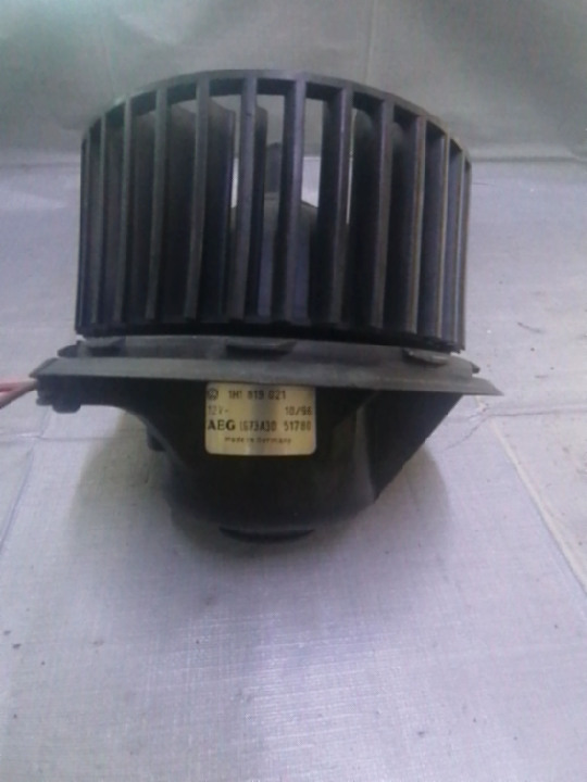 Ventilator habitaclu - Volkswagen Golf 3 generation [1991 - 1998] Hatchback 5-doors 1.4 5MT (60 hp)