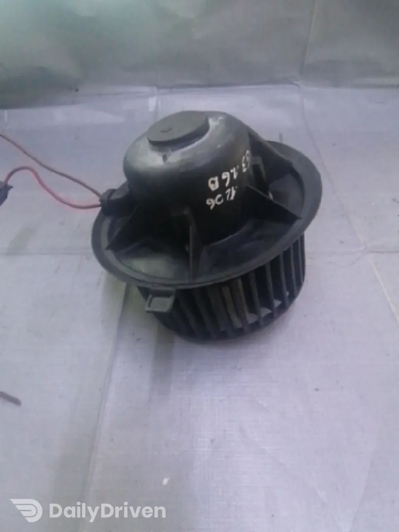 Ventilator habitaclu - Volkswagen Golf 3 generation [1991 - 1998] Hatchback 5-doors 1.4 5MT (60 hp)
