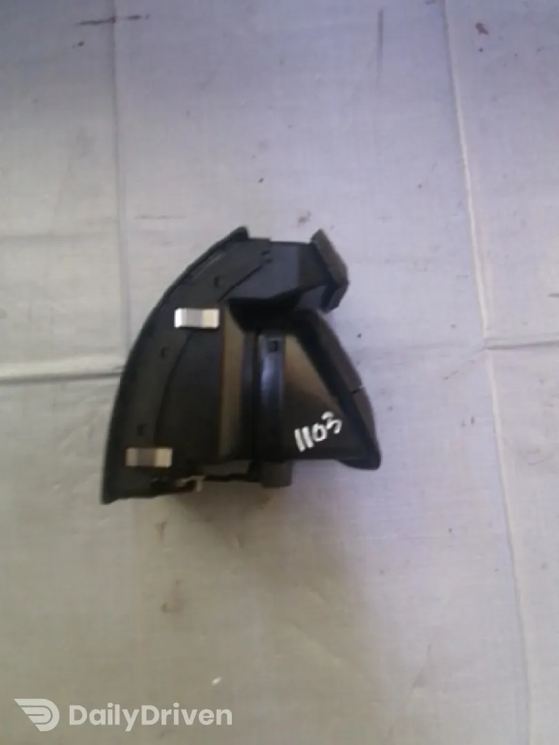 Guri ventilație - Parte montare: Dreapta - Volkswagen Polo 4 generation [2001 - 2005] Hatchback 5-doors 1.4 16V MT (75 hp)