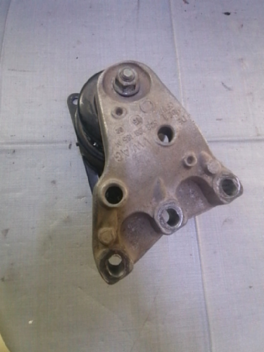 Suport cutie viteze - Volkswagen Polo 4 generation [2001 - 2005] Hatchback 5-doors 1.4 16V MT (75 hp)