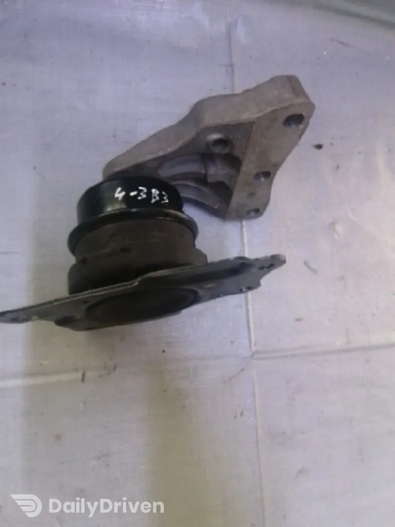 Suport cutie viteze - Volkswagen Polo 4 generation [2001 - 2005] Hatchback 5-doors 1.4 16V MT (75 hp)