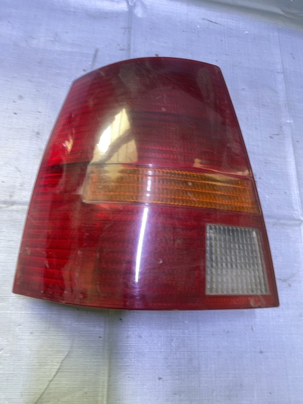 Lampă spate - Parte montare: Stânga spate, Varianta: Wagon 5 uși - Volkswagen Golf 4 generation [1997 - 2006] wagon