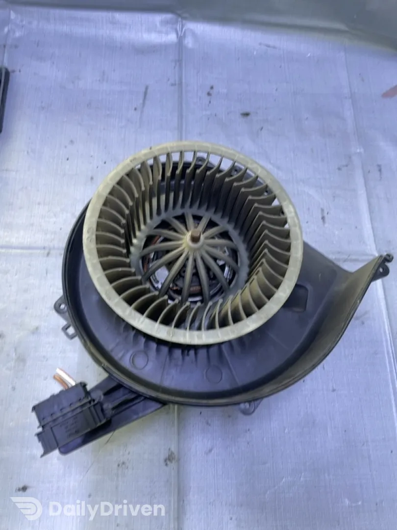 Ventilator habitaclu - Volkswagen Polo 4 generation [2001 - 2005] Hatchback 5-doors 1.4 16V MT (75 hp)