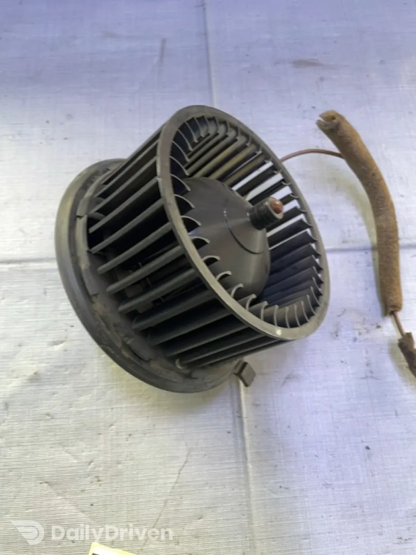 Ventilator habitaclu - Volkswagen Golf 3 generation [1991 - 1998] Hatchback 5-doors 1.6 MT (75 hp)