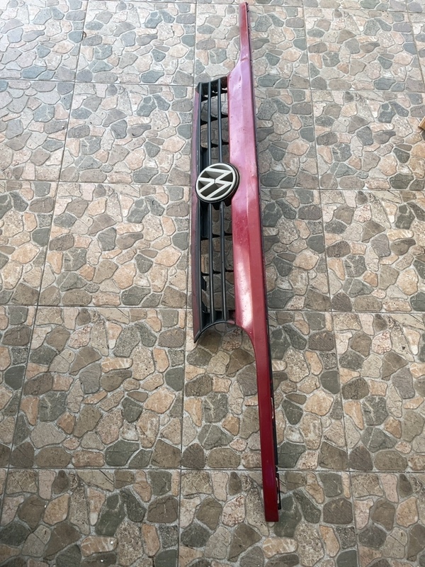 Grilă radiator - Culoare: Vișiniu - Volkswagen Golf 3 generation [1991 - 1998] Hatchback 5-doors 1.6 MT (75 hp)