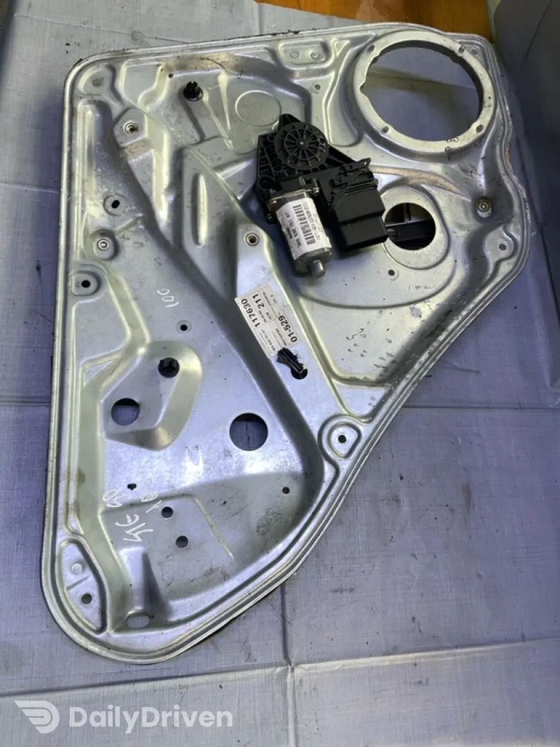 Macara geam  - Electric, Parte montare: Stânga spate - Volkswagen Passat B5+ [restyling] [2000 - 2005] wagon 1.6 MT (102 hp)