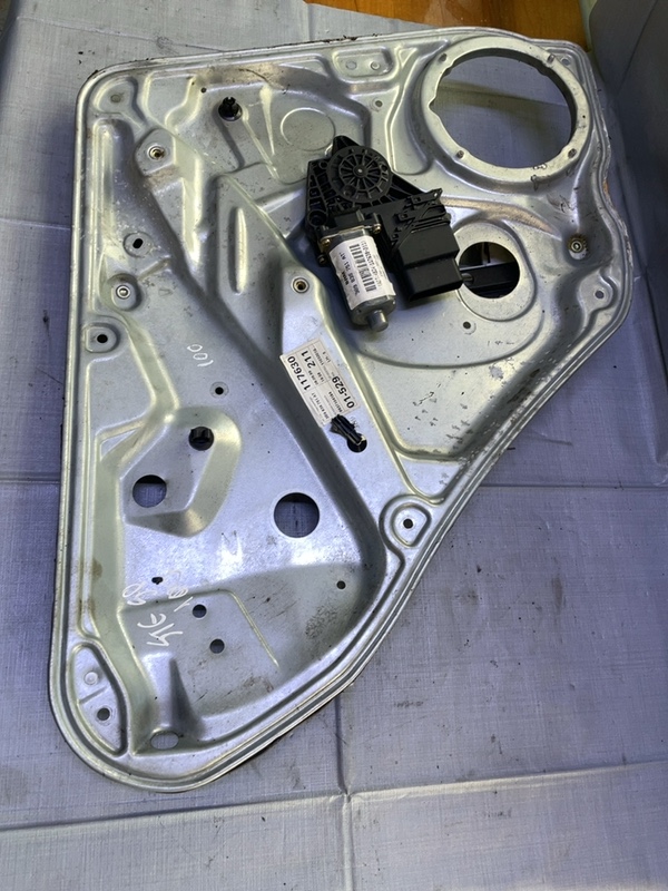Macara geam  - Electric, Parte montare: Stânga spate - Volkswagen Passat B5+ [restyling] [2000 - 2005] wagon 1.6 MT (102 hp)