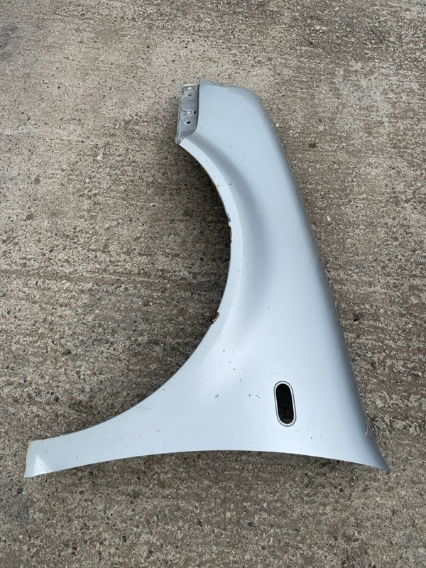 Aripă - Culoare: Gri, Parte montare: Stânga față - Volkswagen Golf 4 generation [1997 - 2006] wagon