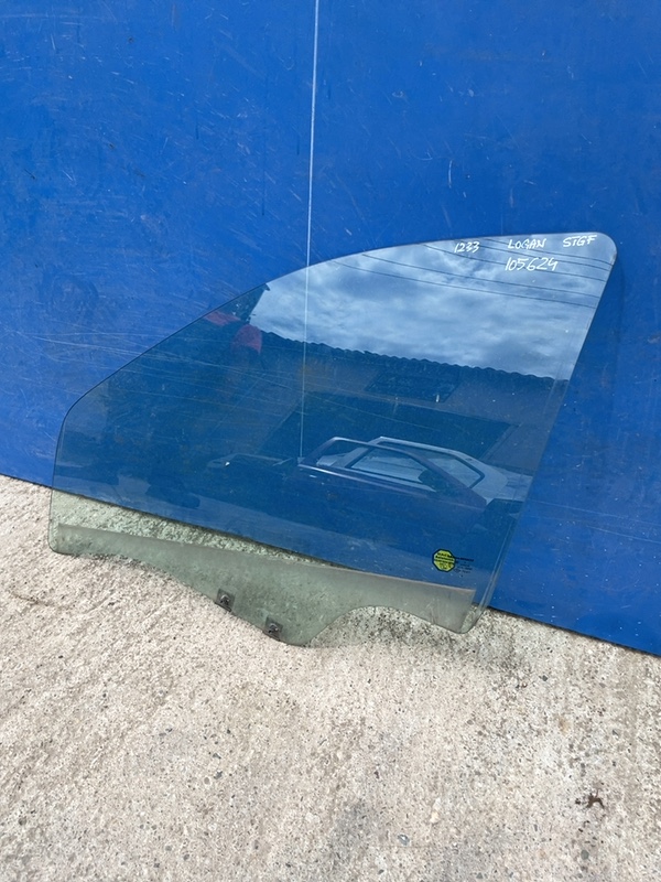 Geam lateral  - Parte montare: Stânga față, Varianta: Sedan - Dacia Logan 1 generation [2004 - 2008] Sedan 1.4 MT (75 hp)