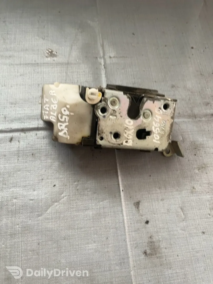 Broască ușă - Parte montare: Dreapta spate - Fiat Albea 1 generation [2002 - 2012] Sedan