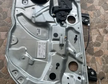 Macara geam  - Electric, Parte montare: Dreapta față - Volkswagen Polo 4 generation [2001 - 2005] Hatchback 5-doors 1.4 16V MT (75 hp)