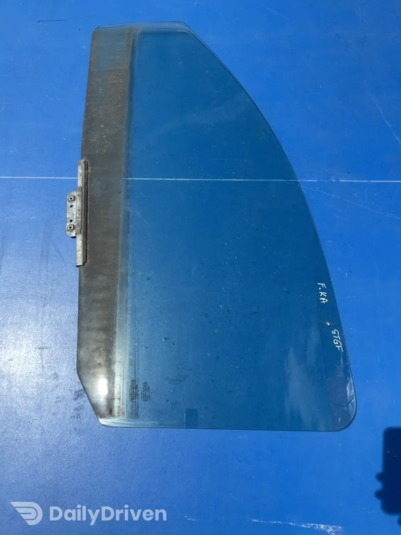 Geam lateral  - Parte montare: Stânga față, Varianta: Hatchback 2 usi - Ford Ka 1 generation [1996 - 2008] Hatchback 3-doors