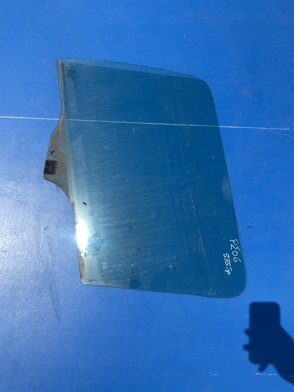 Geam lateral  - Parte montare: Stânga spate - Peugeot 206 1 generation [1998 - 2003] Hatchback 5-doors