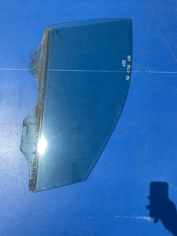 Geam lateral  - Parte montare: Dreapta față, Varianta: Hatchback - Volkswagen Polo 4 generation [2001 - 2005]
