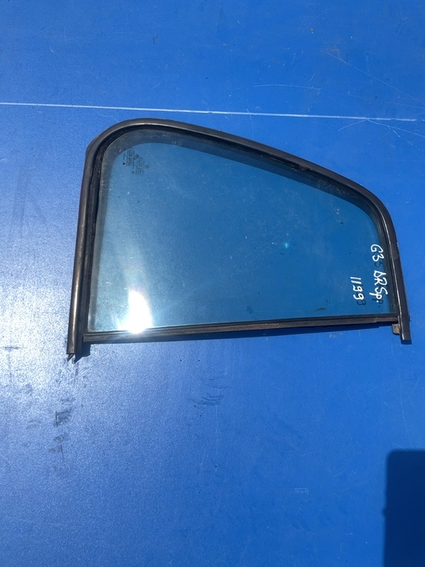 Geam lateral  - Parte montare: Dreapta spate, Varianta: Hatchback - Volkswagen Golf 3 generation [1991 - 1998] Hatchback 5-doors 1.6 MT (75 hp)