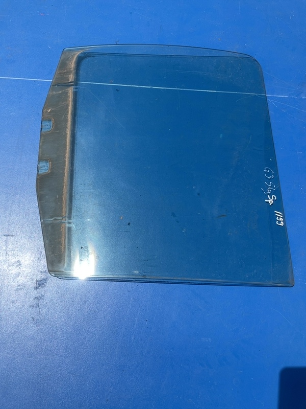 Geam lateral  - Parte montare: Stânga spate, Varianta: Hatchback - Volkswagen Golf 3 generation [1991 - 1998] Hatchback 5-doors 1.6 MT (75 hp)