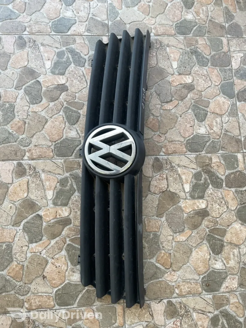 Grilă radiator - Culoare: Negru - Volkswagen Polo 4 generation [2001 - 2005] Hatchback 5-doors 1.4 16V MT (75 hp)