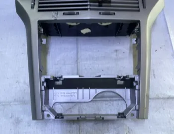 Consolă centrală - Opel Astra H [2004 - 2007] Hatchback 1.8 AT (125 hp)