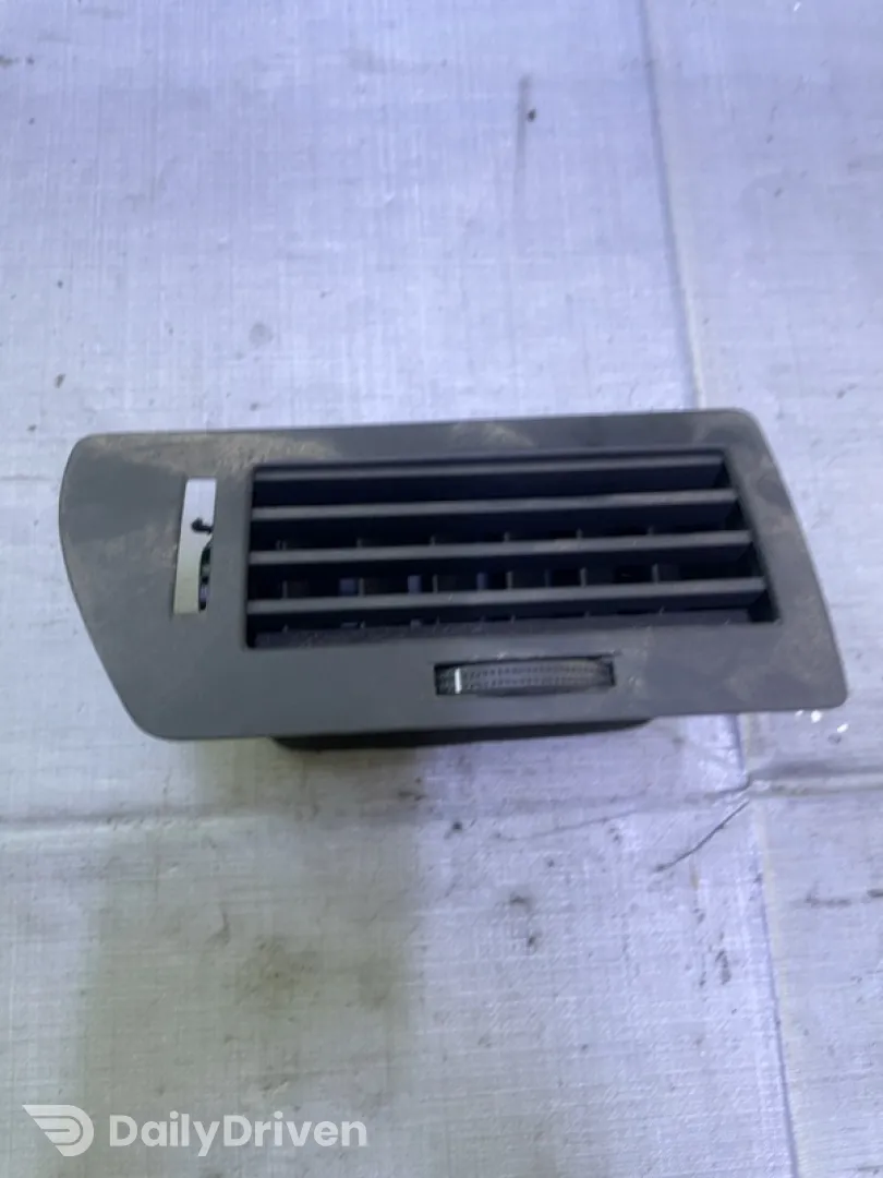 Guri ventilație - Parte montare: Stânga față - Opel Astra H [2004 - 2007] Hatchback 1.8 AT (125 hp)