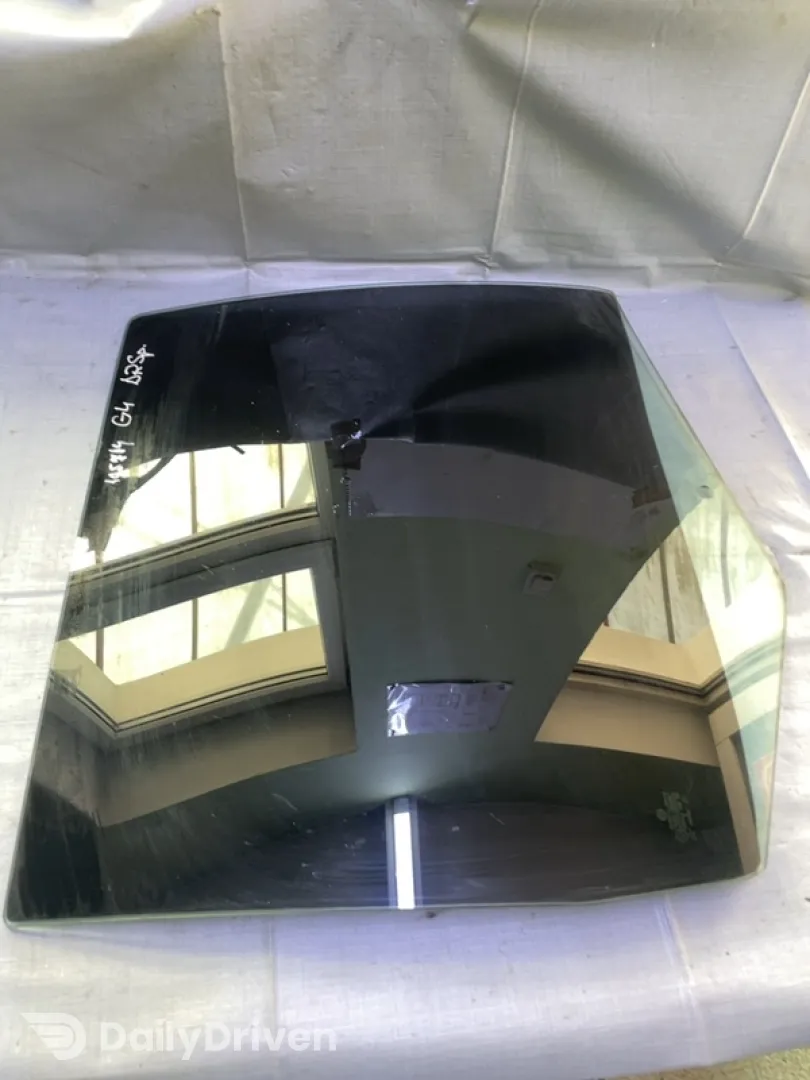 Geam lateral  - Parte montare: Dreapta spate - Volkswagen Golf 4 generation [1997 - 2006]