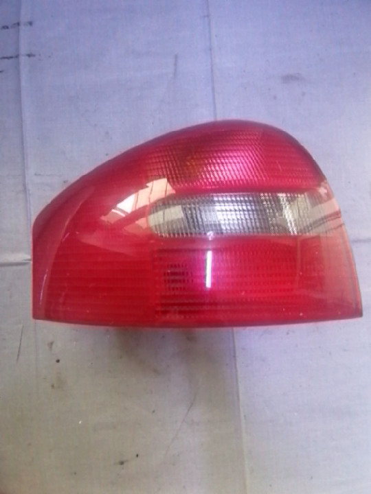 Lampă spate - Parte montare: Stânga, Varianta: Sedan - Audi A6 4B/C5 [1997 - 2001]