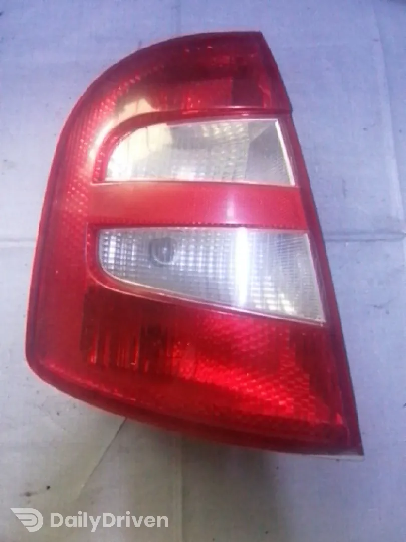 Lampă spate - Parte montare: Stânga, Varianta: Hatchback, Alte specificații: 5 usi - Skoda Fabia 6Y [1999 - 2004]