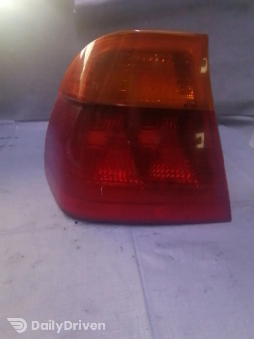 Lampă spate - Parte montare: Stânga, Varianta: Sedan - BMW 3 Series E46 [1997 - 2003] Sedan 4-doors 320d MT (136 hp)