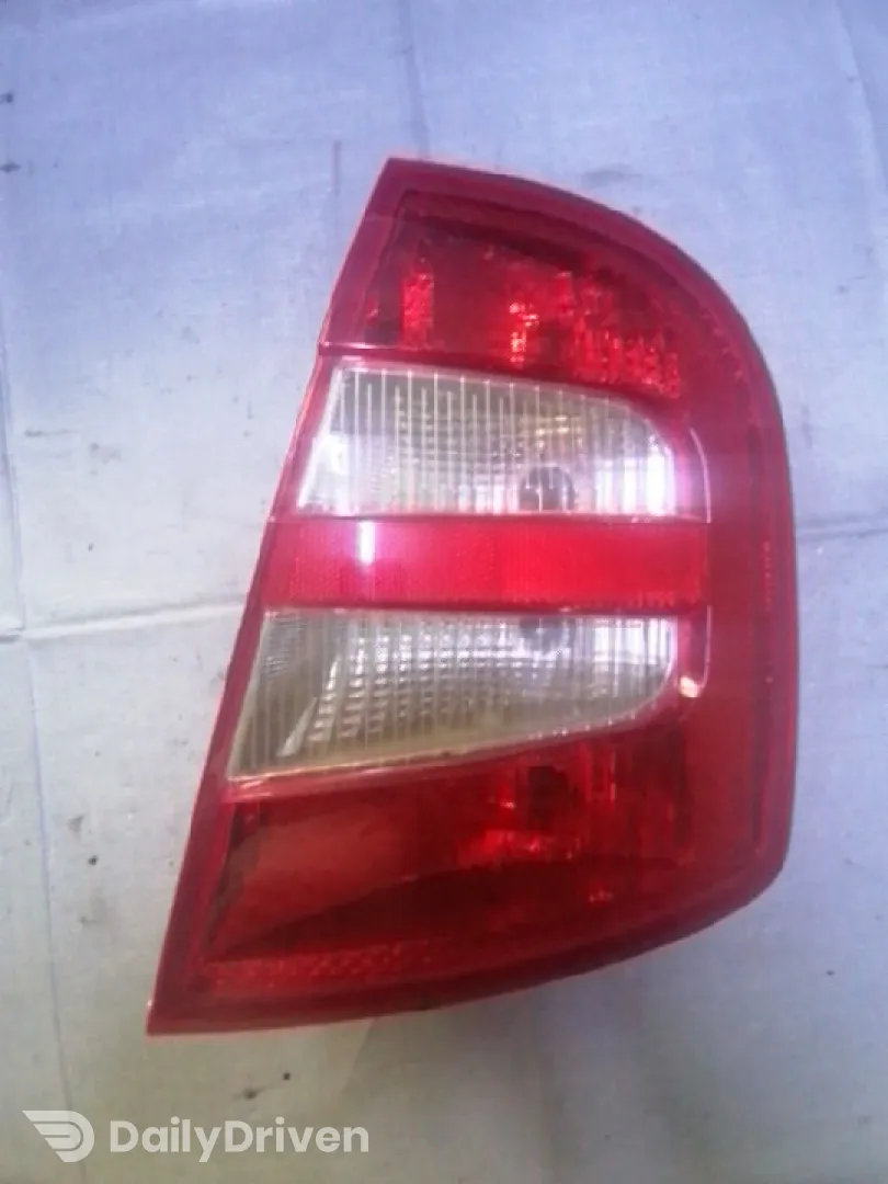 Lampă spate - Parte montare: Dreapta, Varianta: Hatchback - Skoda Fabia 6Y [1999 - 2004] Hatchback 5-doors 1.4 MT (60 hp)