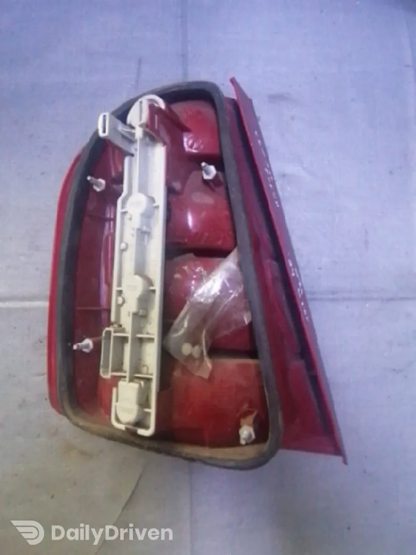 Lampă spate - Parte montare: Dreapta, Varianta: Hatchback - Skoda Fabia 6Y [1999 - 2004] Hatchback 5-doors 1.4 MT (60 hp)