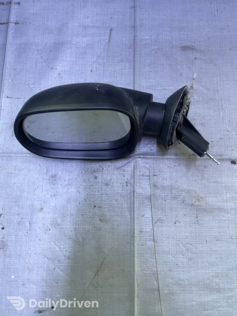 Oglindă - Culoare: Alb, Parte montare: Dreapta față - Dacia Logan 1 generation [2004 - 2008] Sedan 1.4 MT (75 hp)