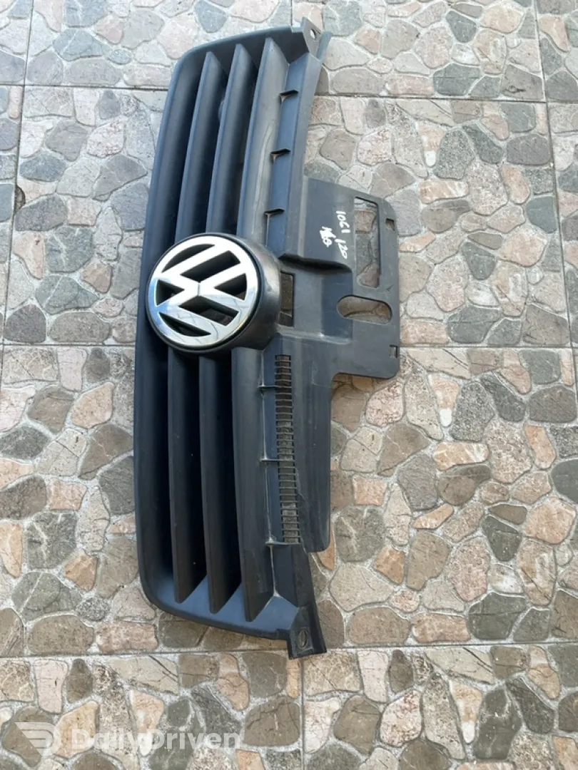 Grilă radiator - Culoare: Negru - Volkswagen Polo 4 generation [2001 - 2005] Hatchback 5-doors 1.4 TDI MT (75 hp)