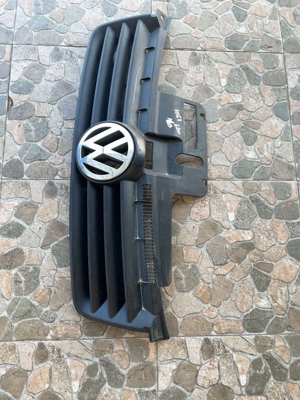 Grilă radiator - Culoare: Negru - Volkswagen Polo 4 generation [2001 - 2005] Hatchback 5-doors 1.4 TDI MT (75 hp)