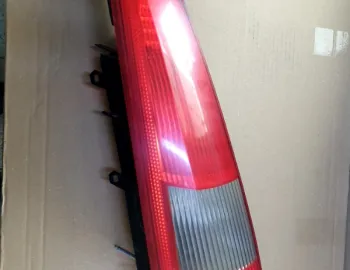 Lampă spate - Parte montare: Stânga, Varianta: Hatchback - Ford Fiesta 5 generation [2001 - 2007] Hatchback 5-doors 1.3 MT (60 hp)
