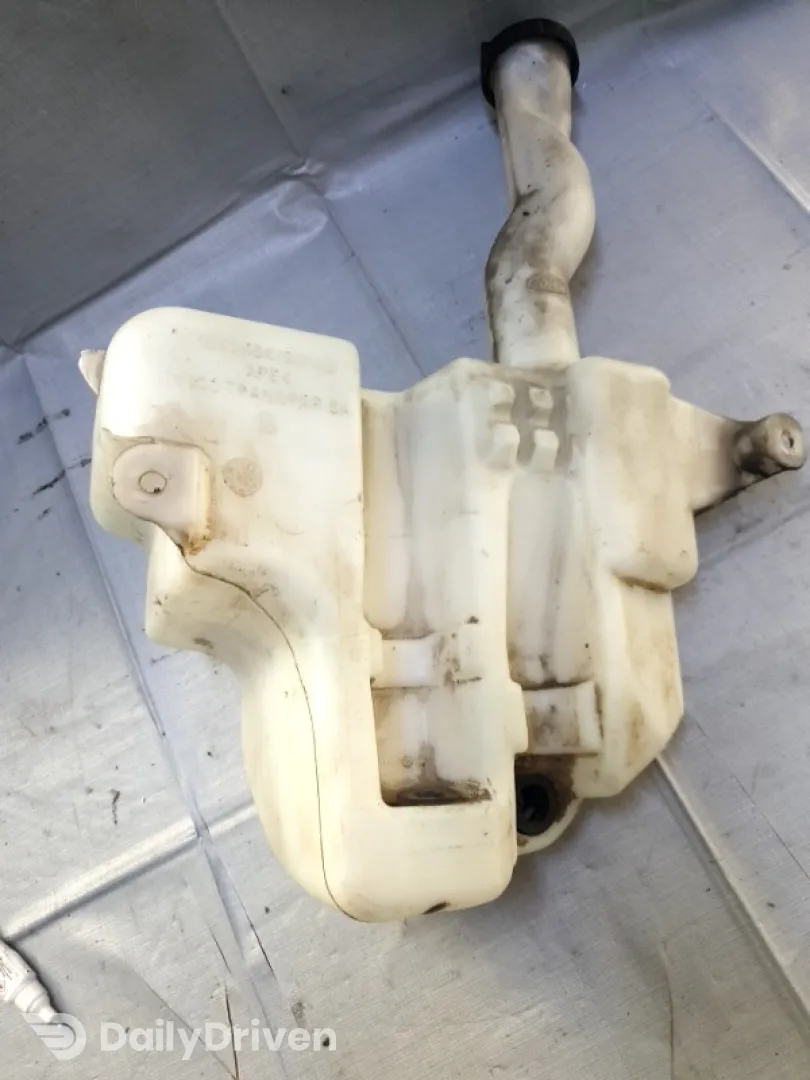 Vas lichid parbriz - Ford Mondeo 3 generation [2000 - 2003] Sedan 2.0 TDCi 5MT (130 hp)