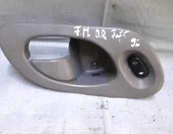 Buton ridicare geam - Parte montare: Dreapta față - Ford Mondeo 2 generation [1996 - 2000] Liftback