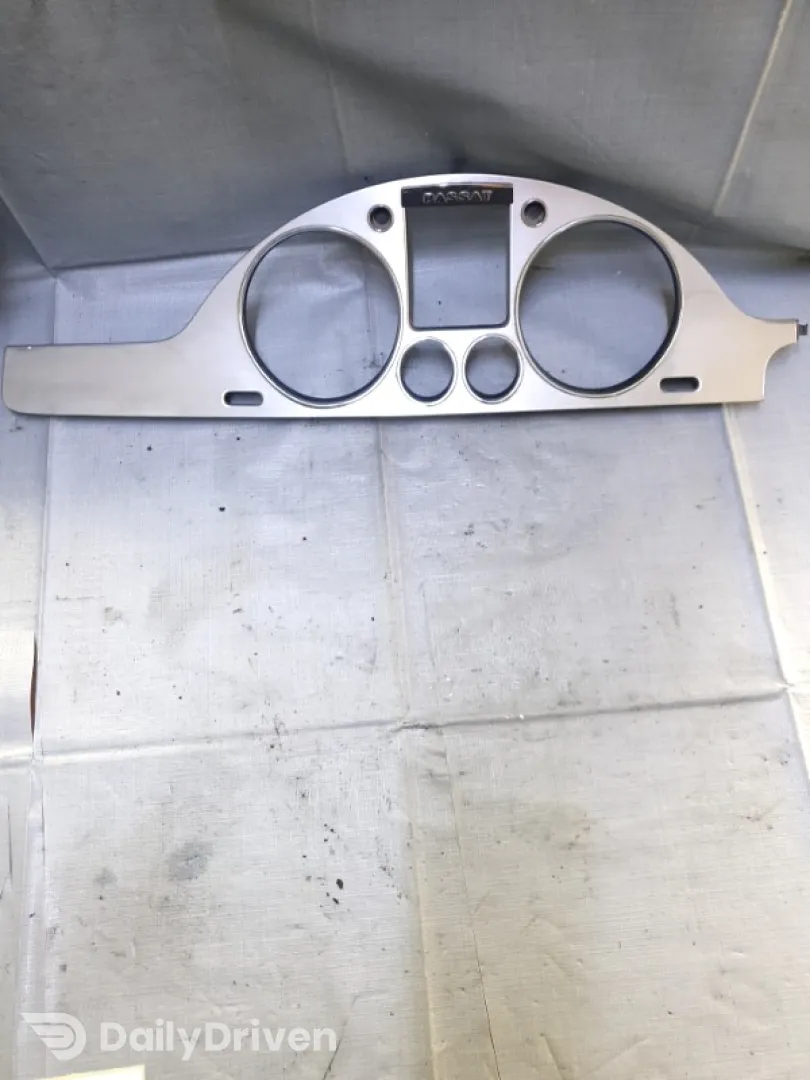 Ornament  - Alte specificații: Ceas bord - Volkswagen Passat B6 [2005 - 2010] Sedan 4-doors 2.0 TDI MT (140 hp)
