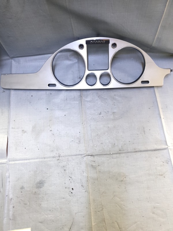 Ornament  - Alte specificații: Ceas bord - Volkswagen Passat B6 [2005 - 2010] Sedan 4-doors 2.0 TDI MT (140 hp)