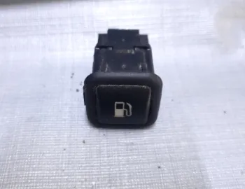 Buton deschidere capac rezervor - Volkswagen Golf 4 generation [1997 - 2006] wagon 1.9 TDI MT (100 hp)