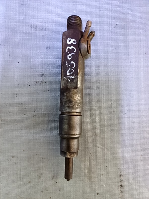 Injector - Volkswagen Transporter T4 [1990 - 2003] Van 2.5 TDI L MT (102 hp)