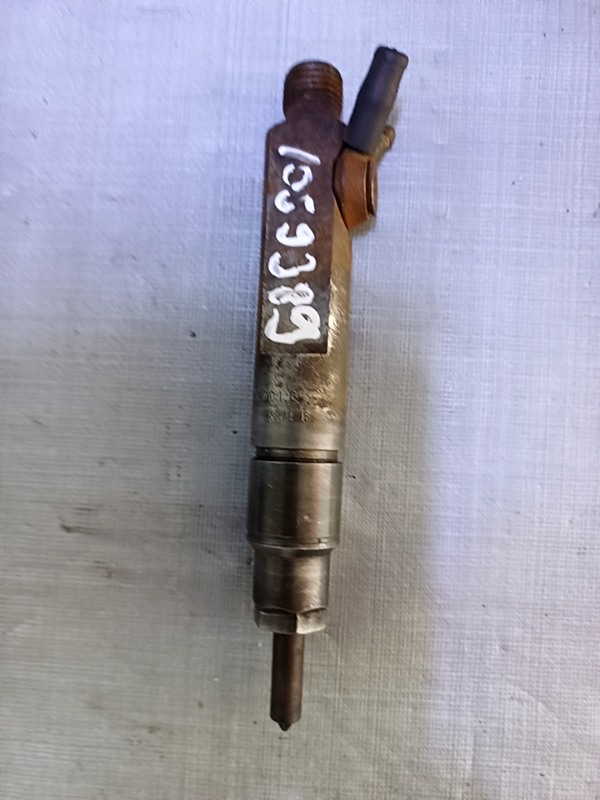 Injector - Volkswagen Transporter T4 [1990 - 2003] Van 2.5 TDI L MT (102 hp)
