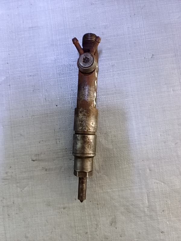 Injector - Volkswagen Transporter T4 [1990 - 2003] Van 2.5 TDI L MT (102 hp)